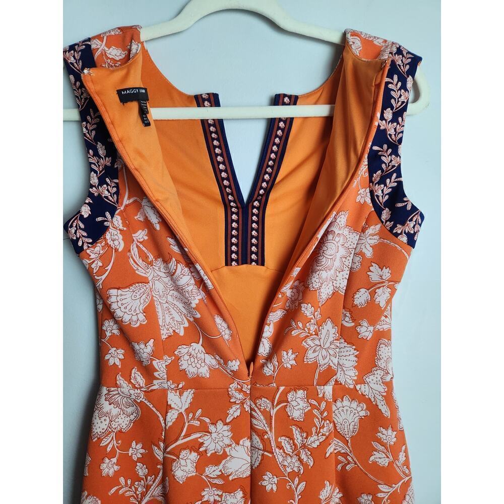 Maggy London Sheath knee length dress sz 2 v- neck detail Careerwear office - Picture 4 of 9